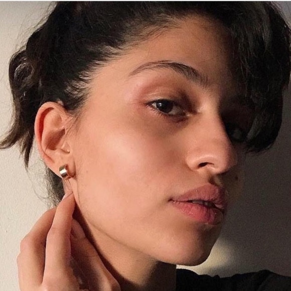 Mejuri Gold Vermeil Boyfriend Mini Hoop Earrings - Picture 4 of 4